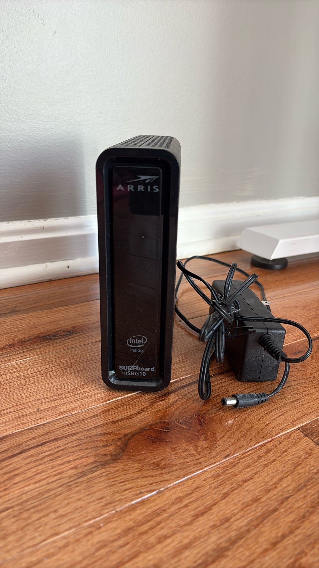 ARRIS SBG10 Router/Modem Combo