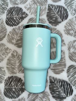 Hydro Flask 32 Oz Travel Tumbler with Handle