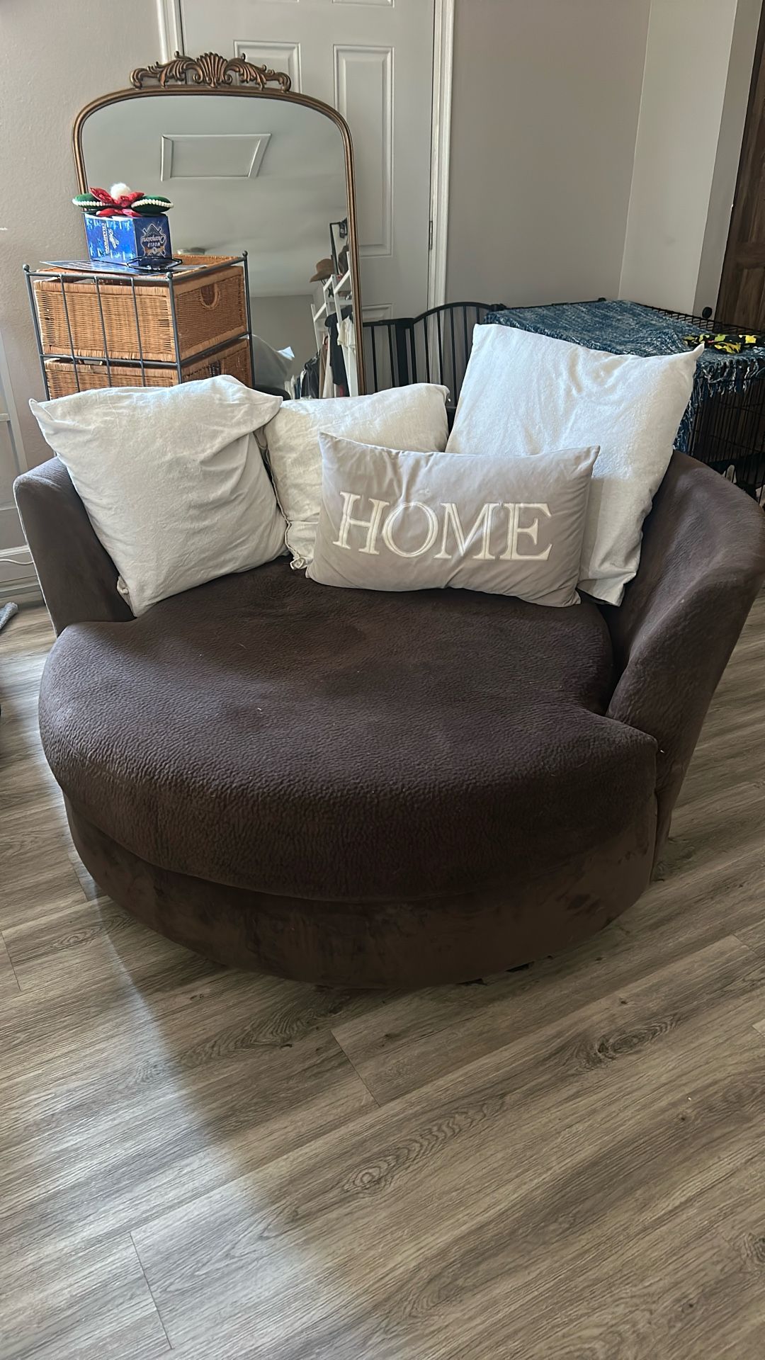 Round Sofa 