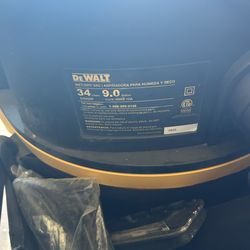 DEWALT 9 Gal. 5 Peak HP Wet/Dry Vacuum