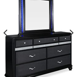 Dresser/Mirror For Sale