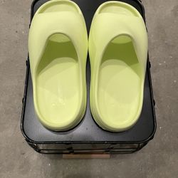 ADIDAS Yeezy Slides 