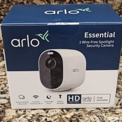 Arlo Essential Wireless Spotlight Security Camera IN BOX W/ Battery Used Works Easy
