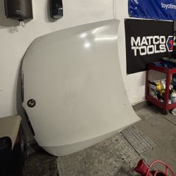 2006 BMW 325i Hood 