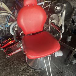 Barber Chair / Hair Stylist Chair