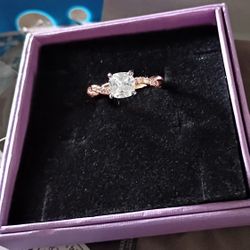 Julia Style Type Ring Gold And Silver With Rhinestones Size 8