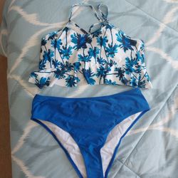 New Beautiful Bathing Suit. Tag Says Xl. I Think It Will Fit A Large. But UP TO YOU. Cash Pickup Only 