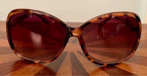 XOXO Women’s Oversized Cat Eye Sunglasses with Tortoise Frames