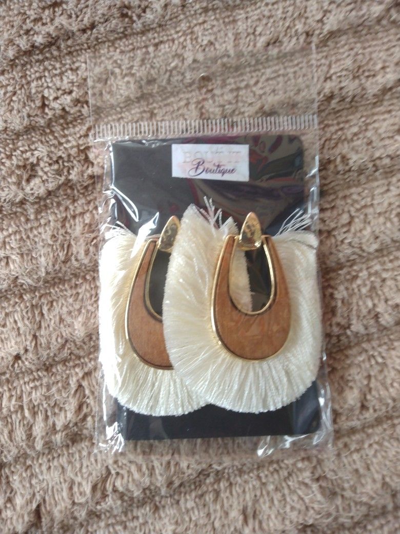 Fringe and wood earrings