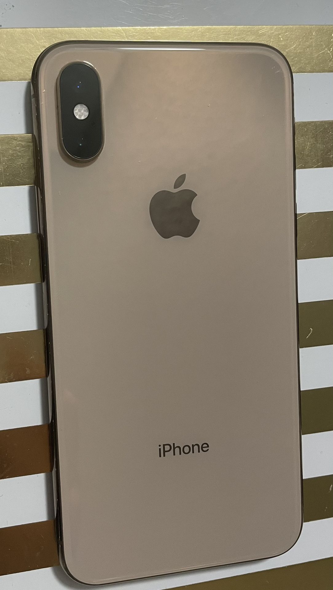 iPhone Xs (64GB)