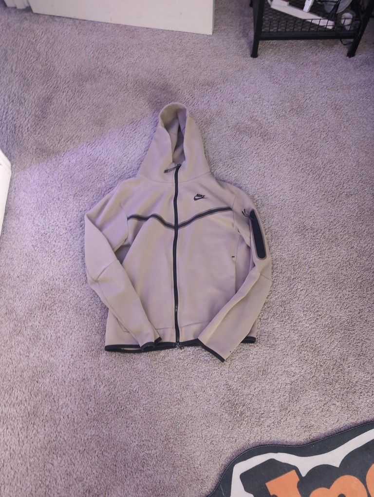 Nike tech