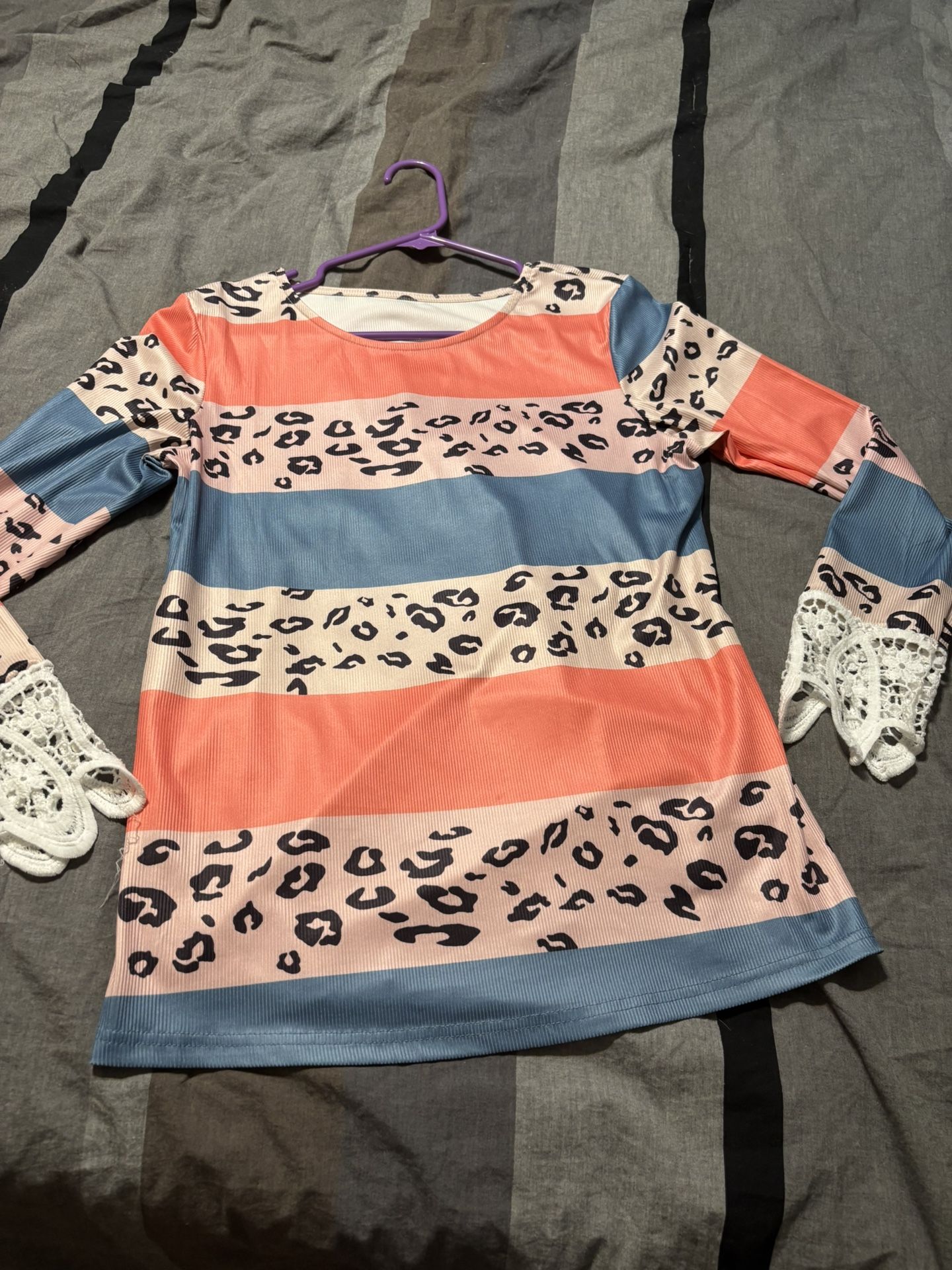 Womens Size Small Shirt
