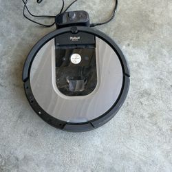Roomba Vacuum 960R