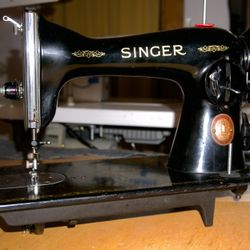 Singer model 15-91 Sewing machine Mfg.1951