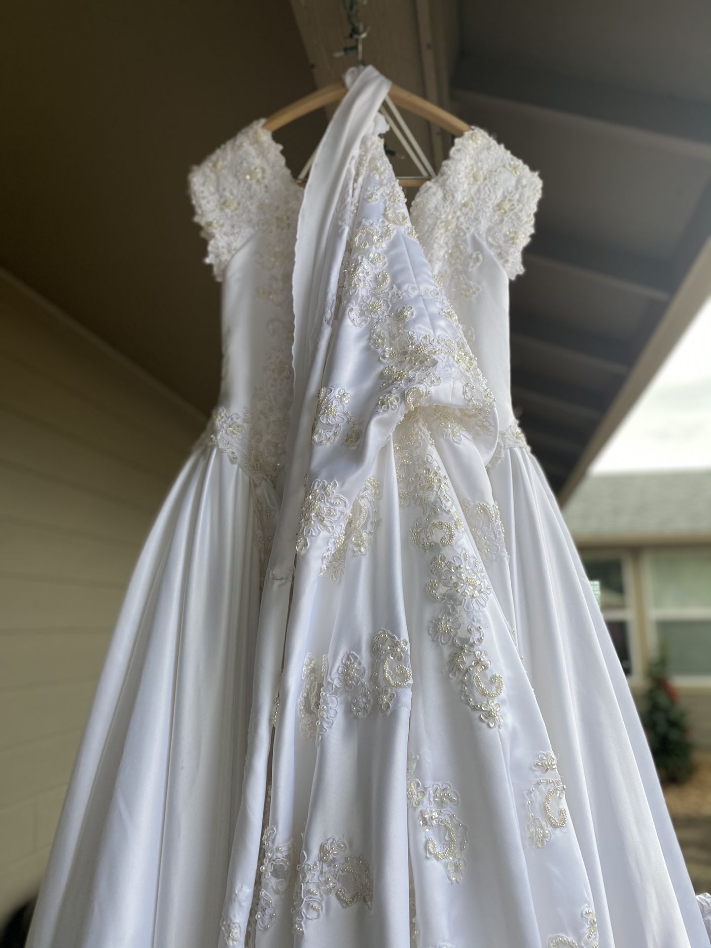 Wedding dress 