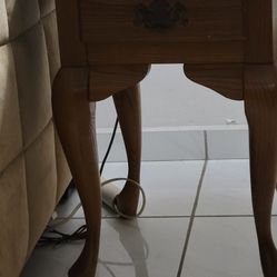 Coffee Table And 2 End Tables - Queen Ann Style