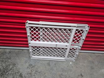 Child pet safety gate