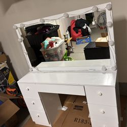 Make Up Vanity 