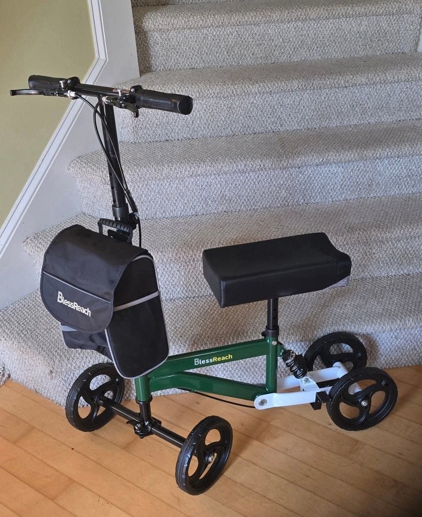Knee scooter ****NEW****
