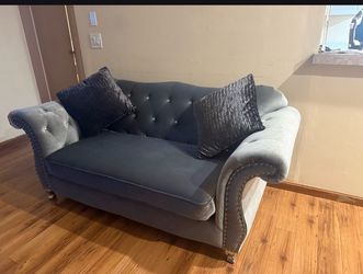 sofas (1 loveseat + 1 sofa)
