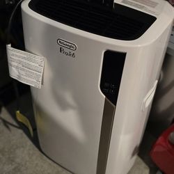 DeLonghi AC unit with Remote Control 