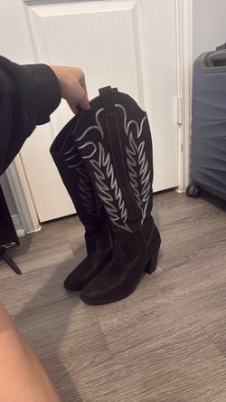 Black cowgirl boots (high heels)