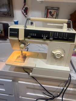 Singer 6215c Zig-zag Portable Electric Sewing Machine