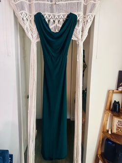 Windsor off the shoulders dress, hunter green color, size medium
