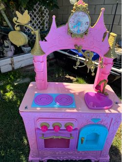 Princess Kitchen set w/toy food