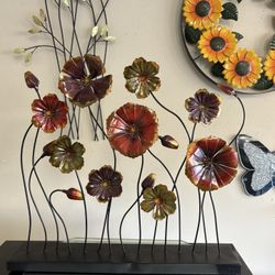 Beautiful Metal Floral Decor 22”