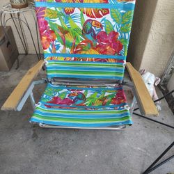 RIO BEACH CHAIR WITH CARRYING HANDLE