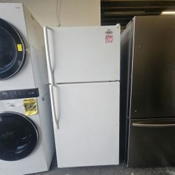 Ref rigerator Frid ge Whirl pool D M for delivery Working unit