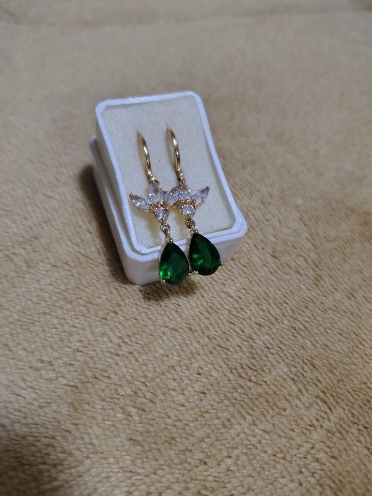 Esmerald Earings