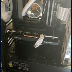 Rx7600(gpu) 8400(cpu) 32ggb DDR 5 Ram 7200 Mz 