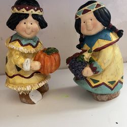 SET OF TWO VINTAGE THANKSGIVING PILGRIM BOY AND GIRL FIGURINES 5" HOLIDAY DECOR