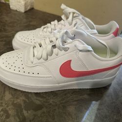 Women’s Nike Court Vision Low Size 8