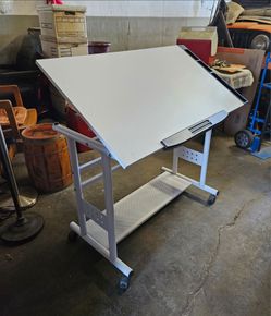 Art / Drawing Table