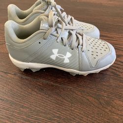 Under Armour Leadoff Low RM Boys Shoes Sz 1.5 Gray Heather White Cleats Sneakers