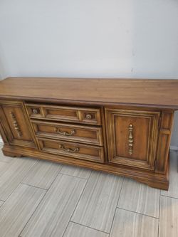 Solid Wood Buffet / Sideboard Cabinet