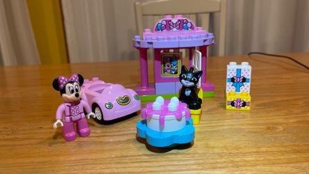 Duplo Minnie Mouse House!