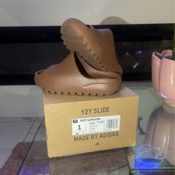 Yeezy Flax Slides