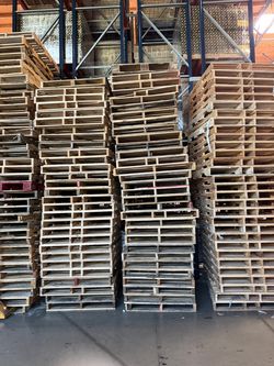 Pallet - Wooden Pallets 48.5" x 42.5" x 5" - Good Condition
