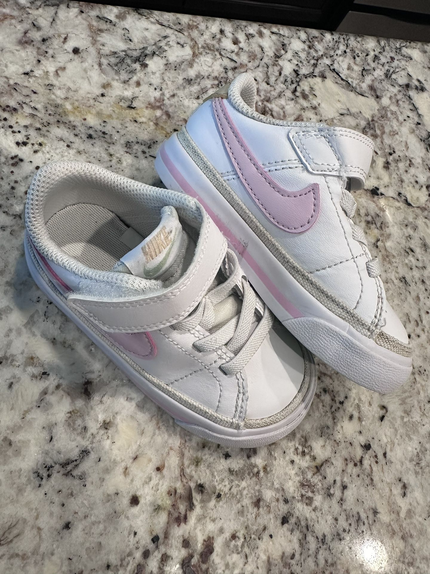 Nike Toddler Court Legacy Shoes! (Size 6 Toddler)