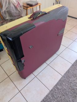 Master massage table & carrying case