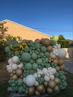 Balloon wall