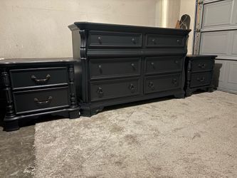 Dresser set