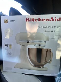 KitchenAid TILT-HEAD STAND MIXER 5 QUART: 4.7 LITERS*