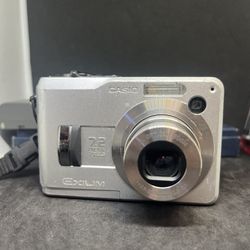 Casio Exilim EX-Z120 7.2MP Compact Digital Camera Silver