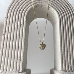 A beautiful heart chain necklace for women 18k plated stainless steel