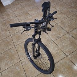 Cannondale Trail 8 Front Suspension Mountain Bike